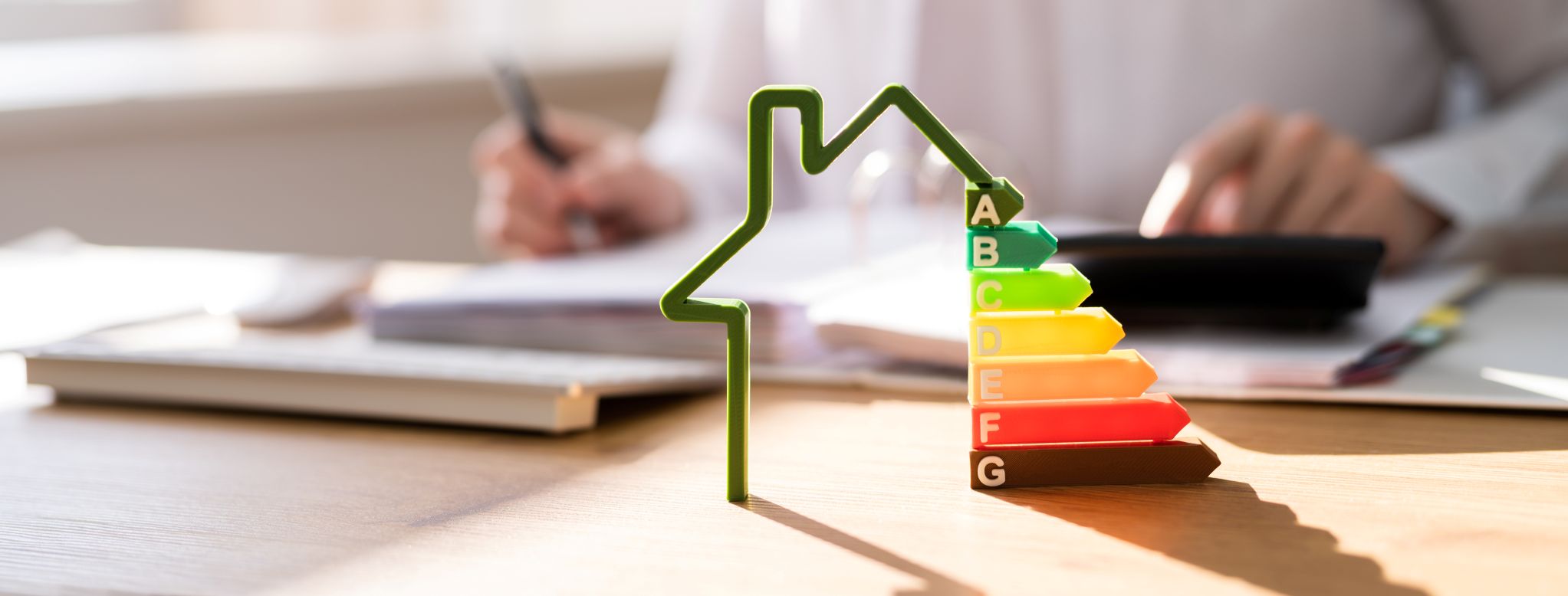 Ablauf einer Energieberatung von der Vor-Ort-Aufnahme bis zum individuellen Sanierungsfahrplan.